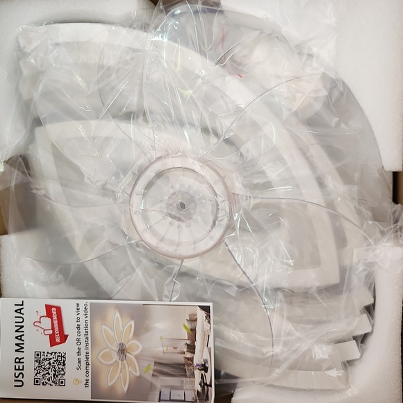 Flower Ceiling Light and Fan - Picture 5 of 11